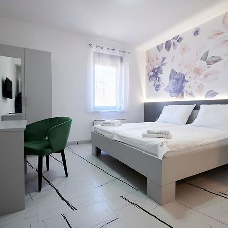 Marien Haus Hotel Карловац Екстериор снимка